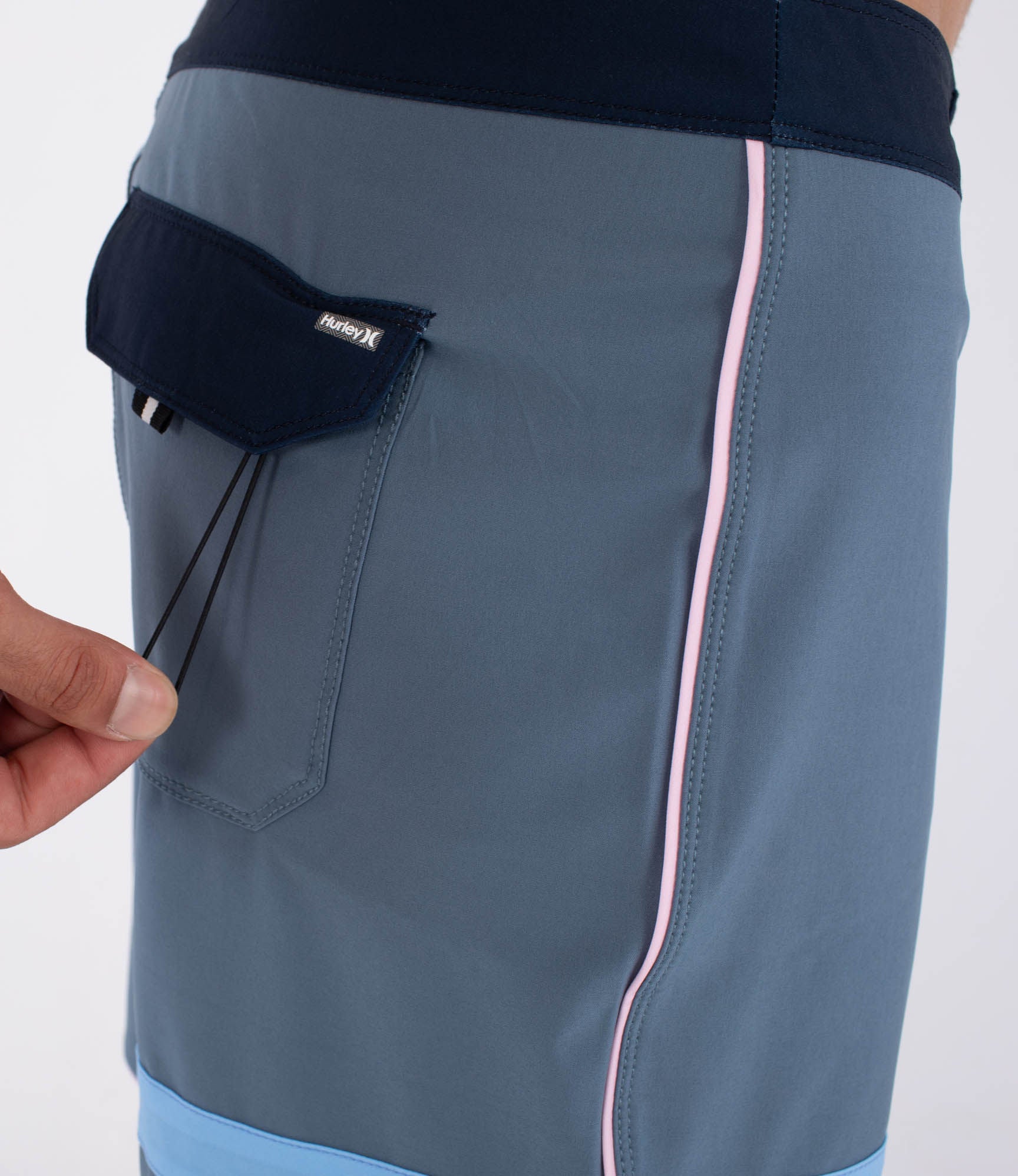 シャルボンcharbon FLOWER7 POCKETSRACINGSHORTS Boardshort men - Phantom eco Block Party 18' – Hurley