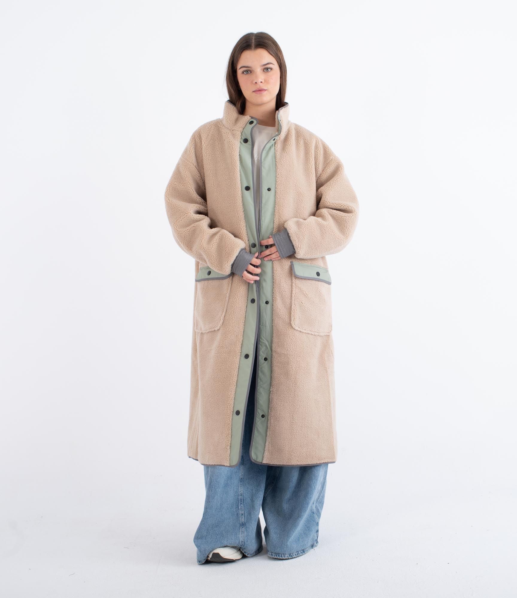 Long high pile comfort button - Women's jacket