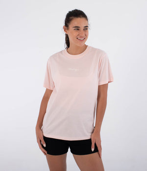 SCRIPT REGULAR TEE